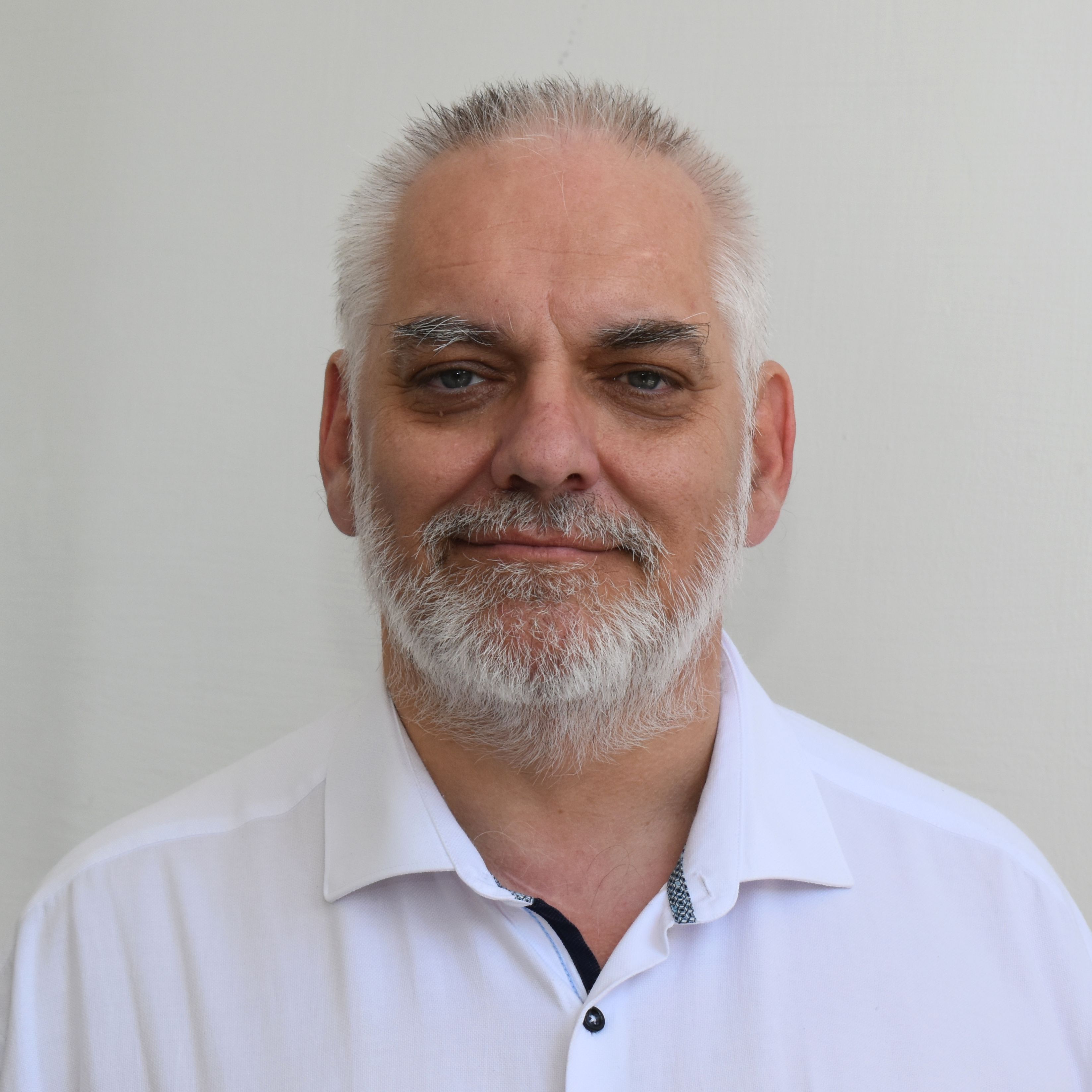 Dr. Tóth László